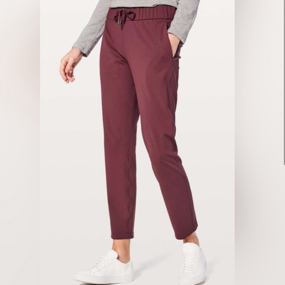 Lululemon Athletica On The Fly Pant 28" Redwood